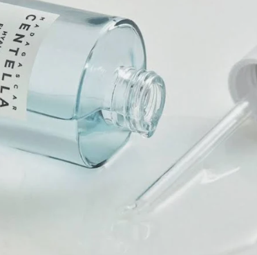 SKIN1004, מדגסקר סנטלה, טונר לשיפור הגוונים, 210 מ"ל (7.10 fl oz)